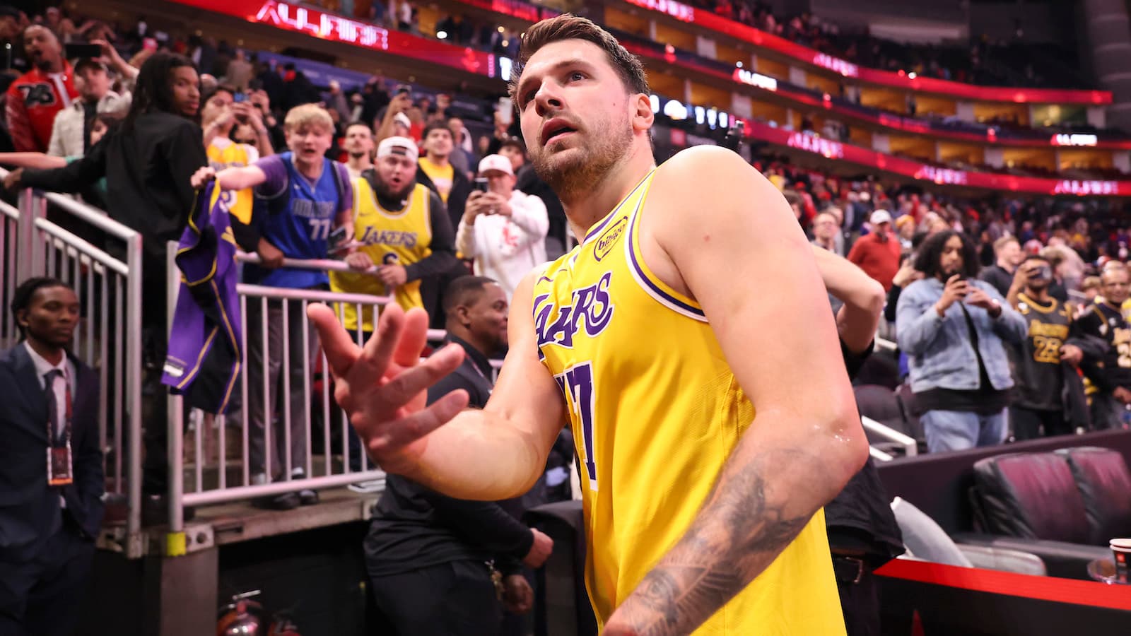 ‘Custody Battle Luka’ Doncic Being Hailed As All-Time Great Player As Insane Scoring Run & Undefeated Streak Continues