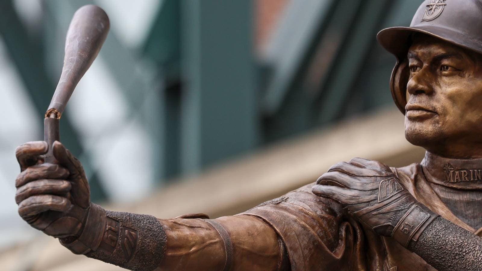 Mariners Honor Ichiro Suzuki With Statue That Needed Immediate Repairs After Bat Snapped In Half During Unveiling