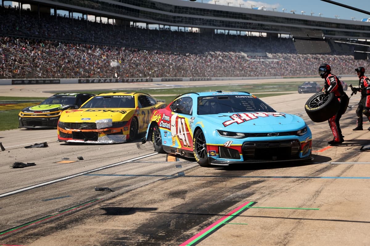 Winners and losers from a roller coaster NASCAR Cup race at Texas