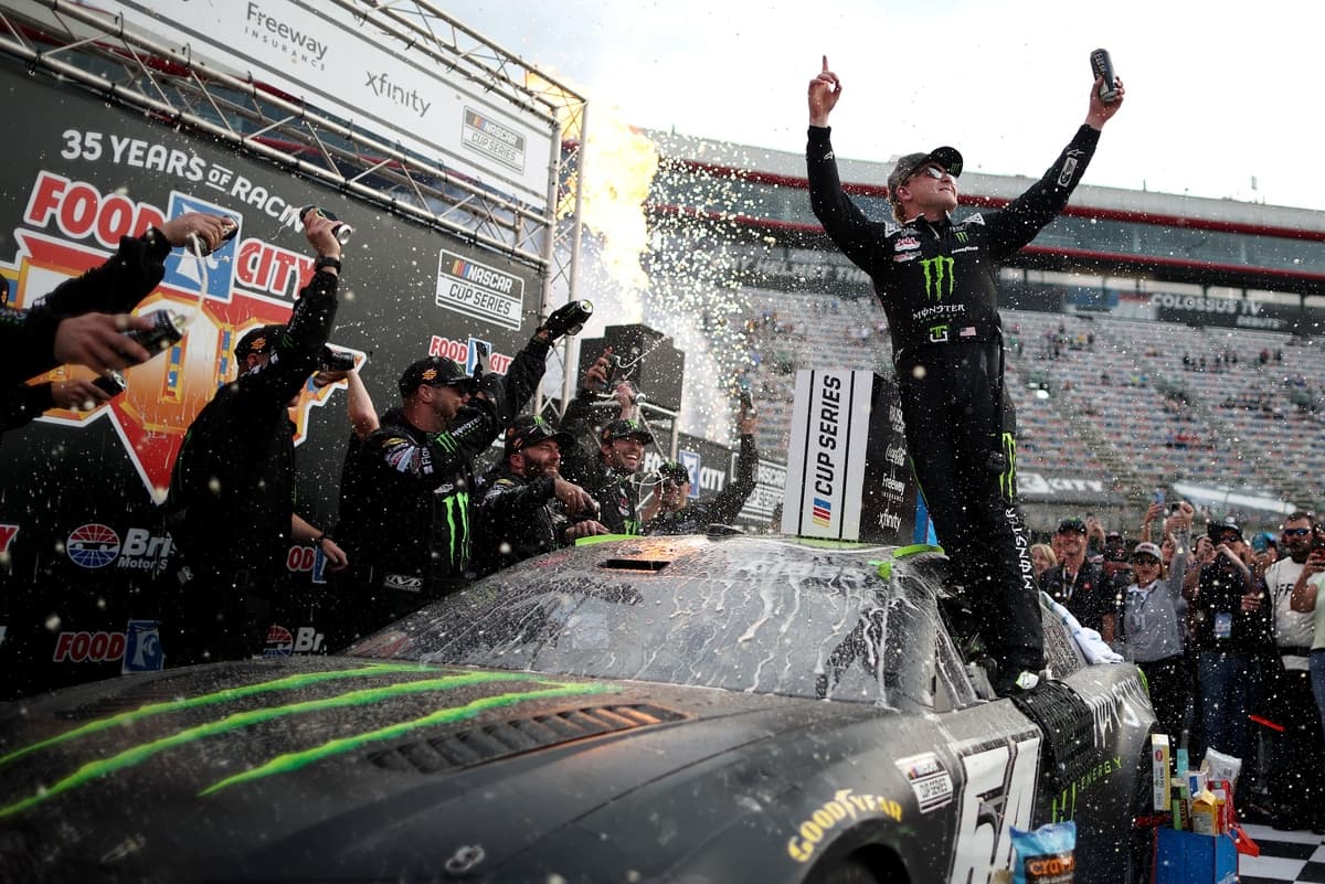 Ty Gibbs earns first NASCAR Cup win with Bristol photo finish