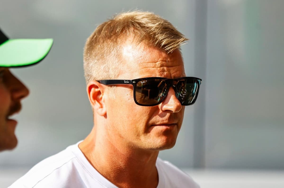 Kimi Raikkonen goes viral with blunt two-word response to throwback F1 post