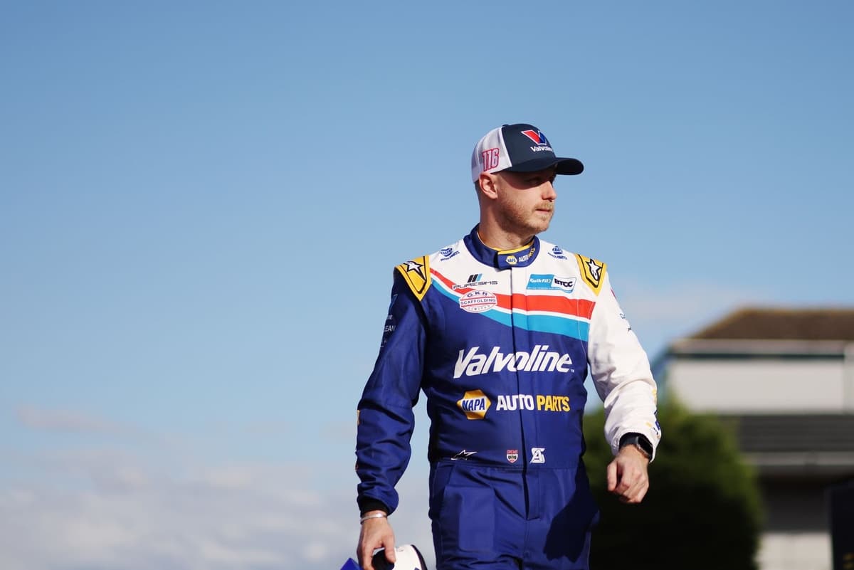 BTCC Donington Park: Sutton claims victory in race two