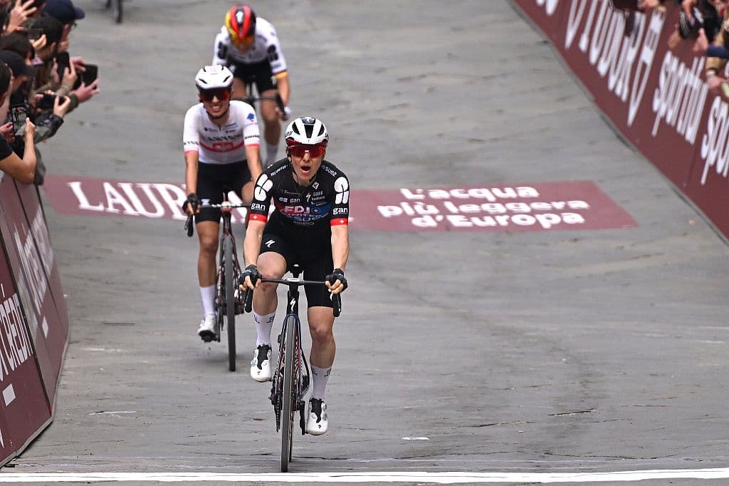  Strade Bianche Women: Elise Chabbey lands surprise victory in electric conclusion to a thriller in Tuscany 