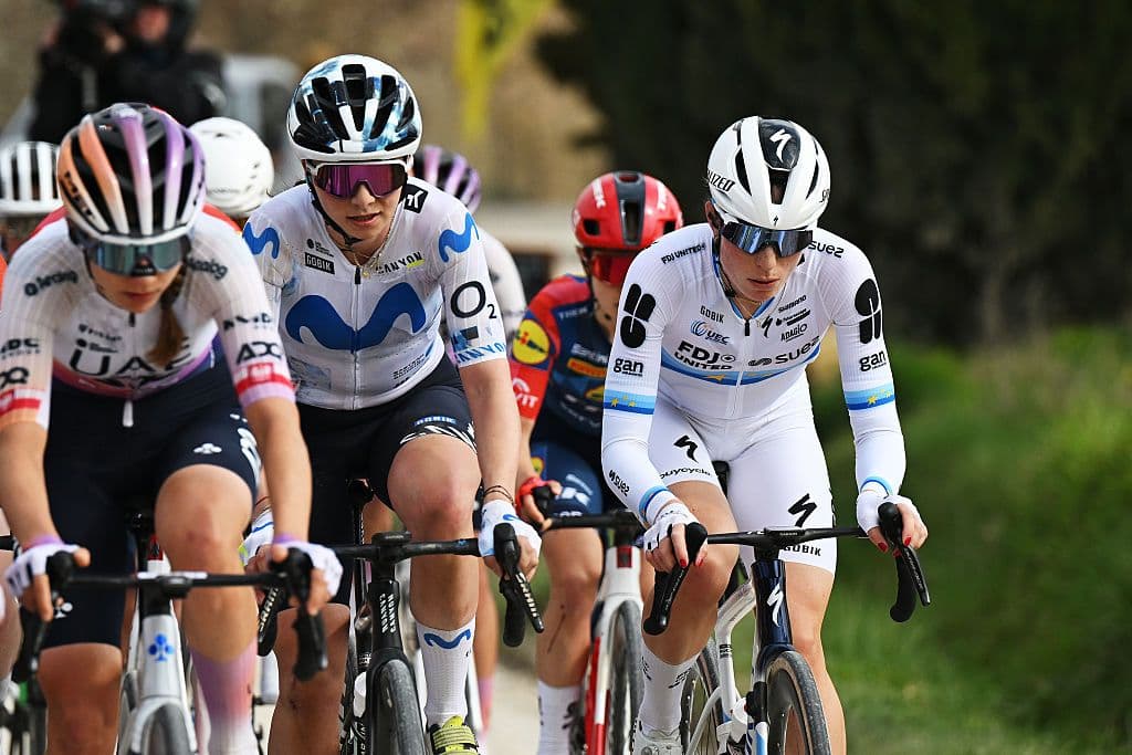  Wrong turn drama at Strade Bianche – Disaster for Vollering and Ferrand-Prévot as chase group rides off-course 