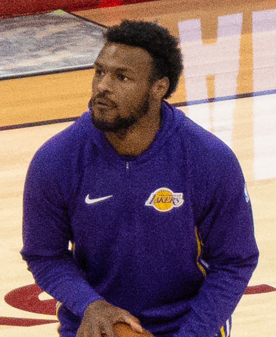 (VIDEO) Bronny James Dishes First Son-to-Father Assist to LeBron in NBA History During Lakers-Warriors Clash