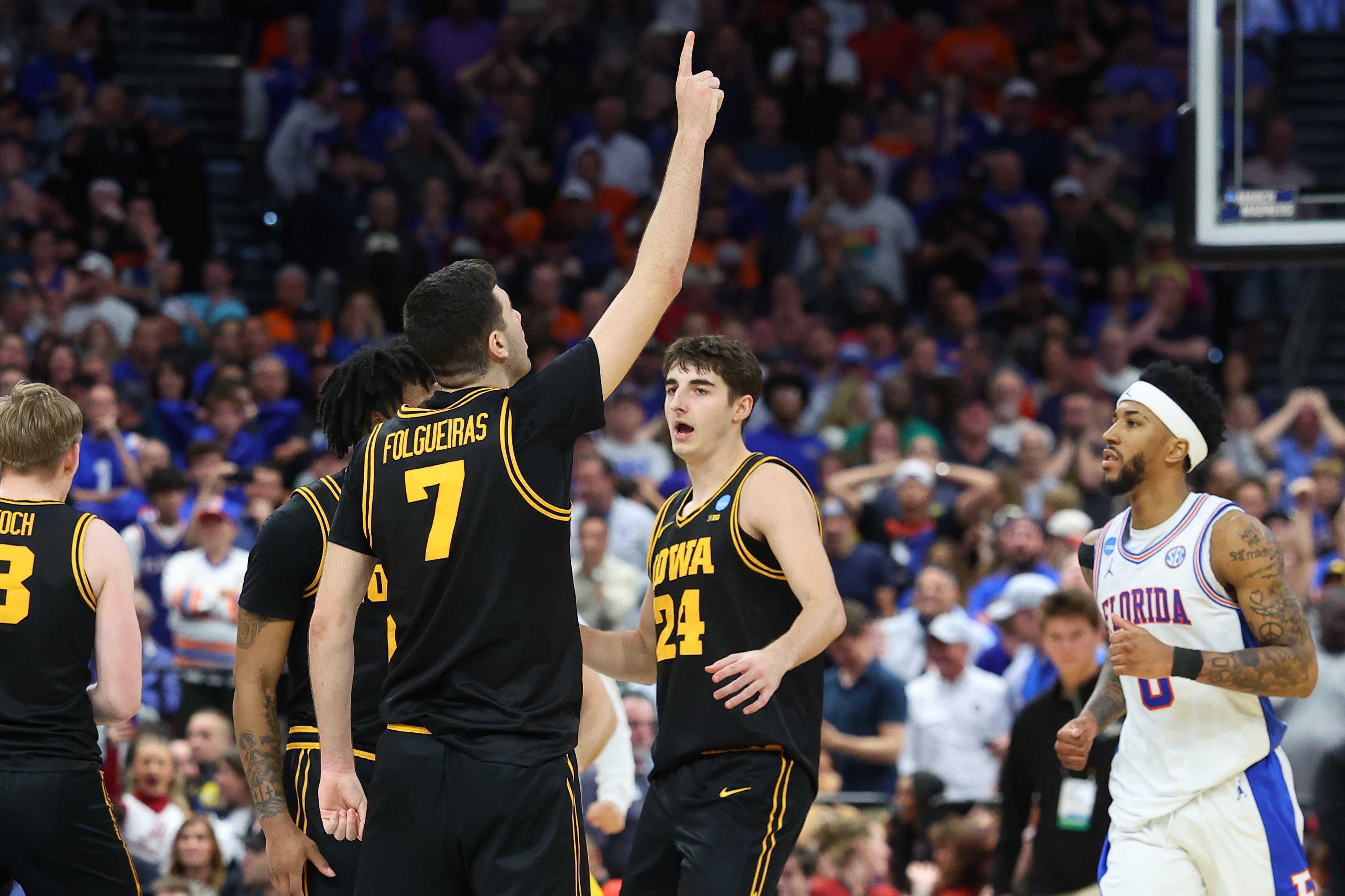 Alvaro Folgueiras hits game-winner to lift Iowa past No. 1 Florida, into first Sweet 16 since 1999