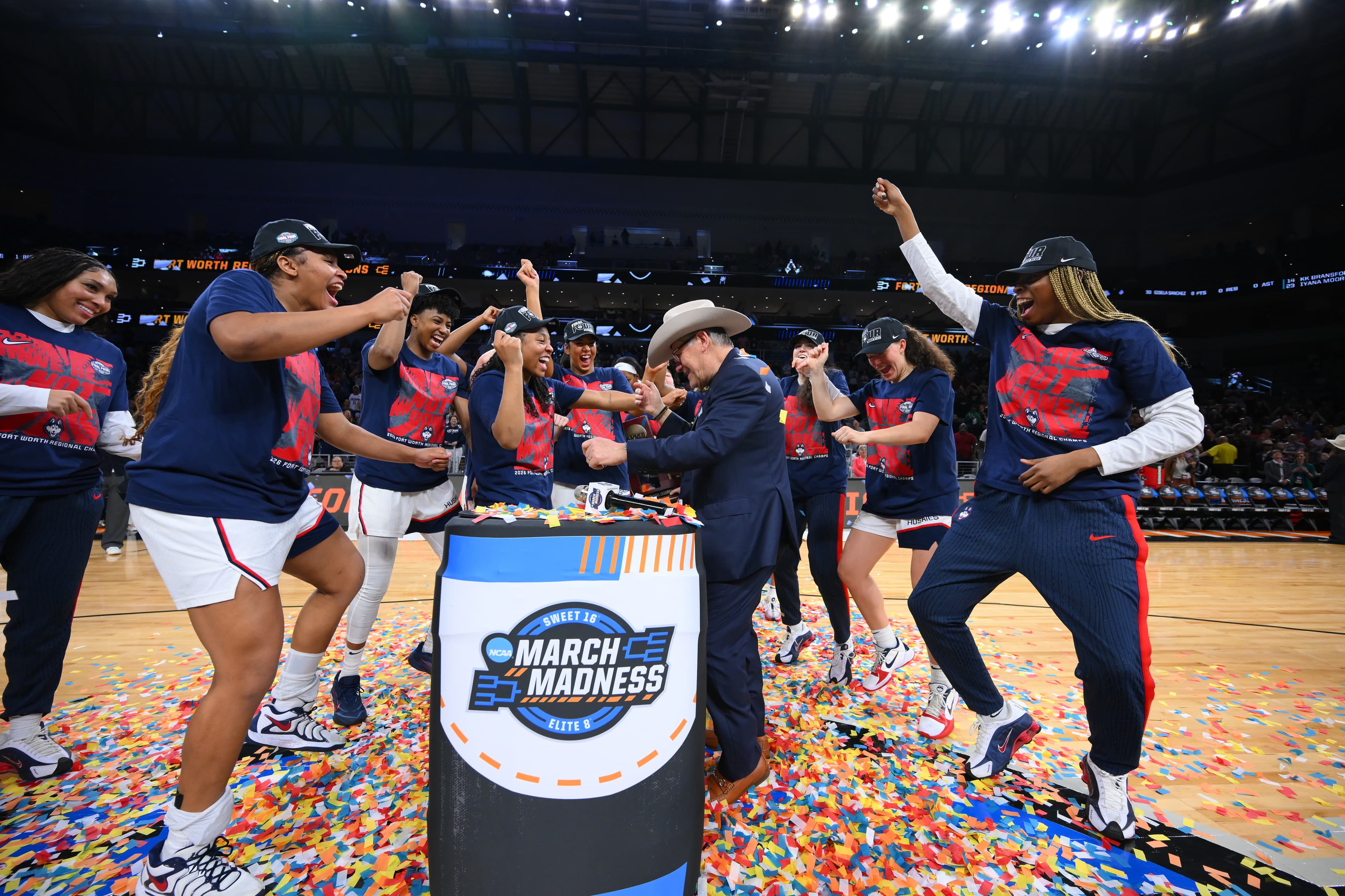 As UConn keeps dancing to the Final Four, Geno Auriemma's pride shines through: 'Undefeated is a lot of baggage to carry'