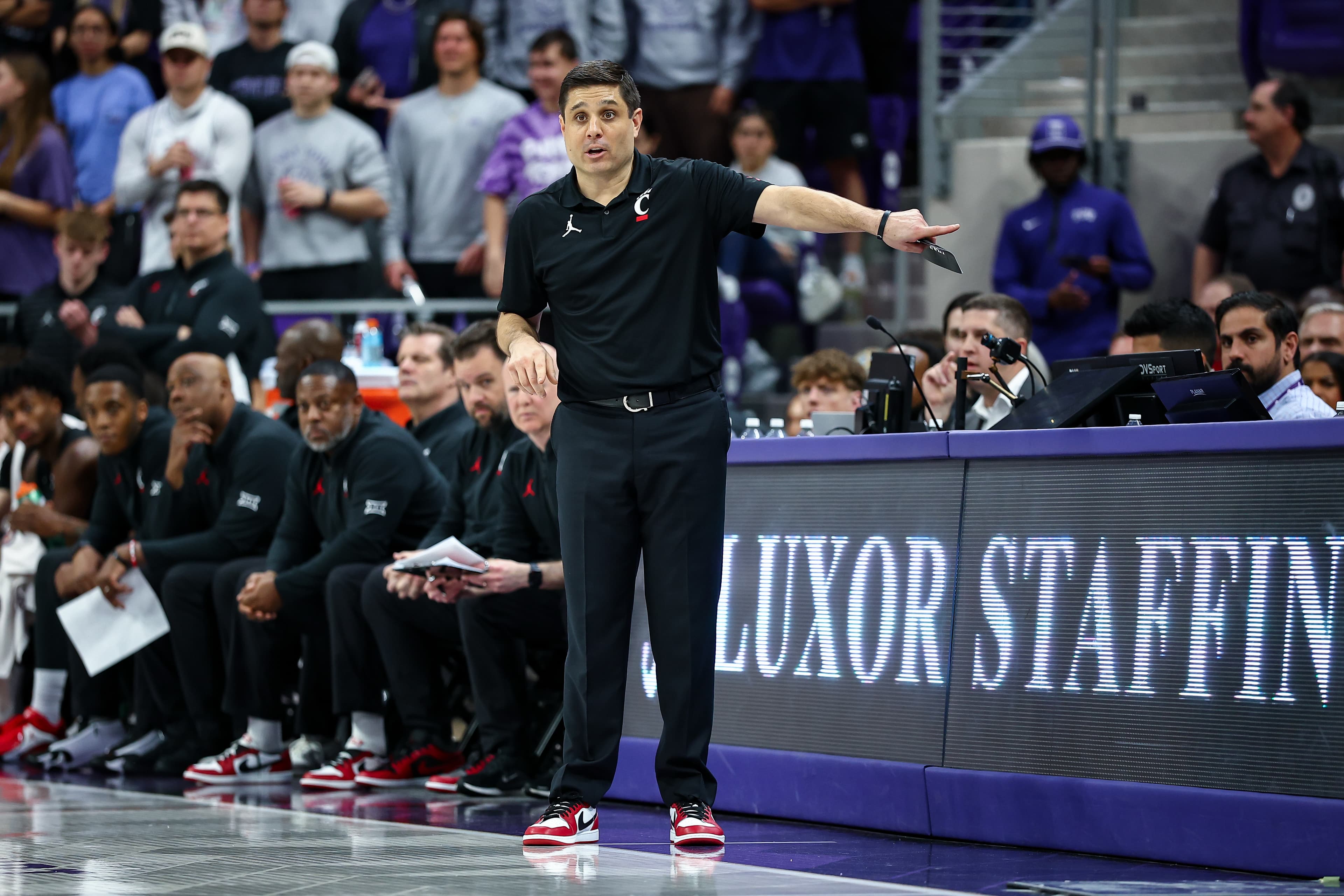 Charlotte officially hire Wes Miller as men's basketball head coach