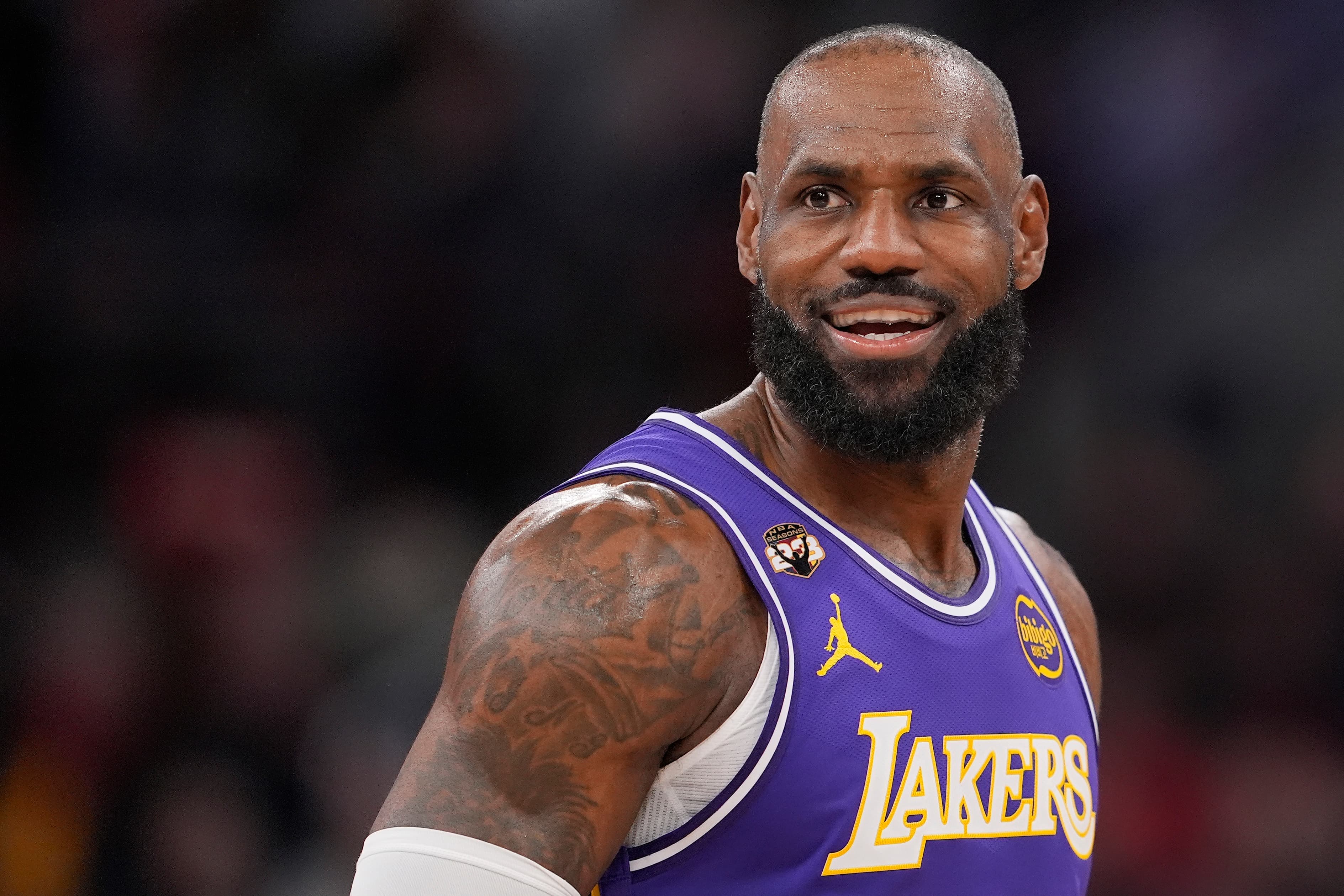 LeBron James ties Robert Parish's NBA games played  record