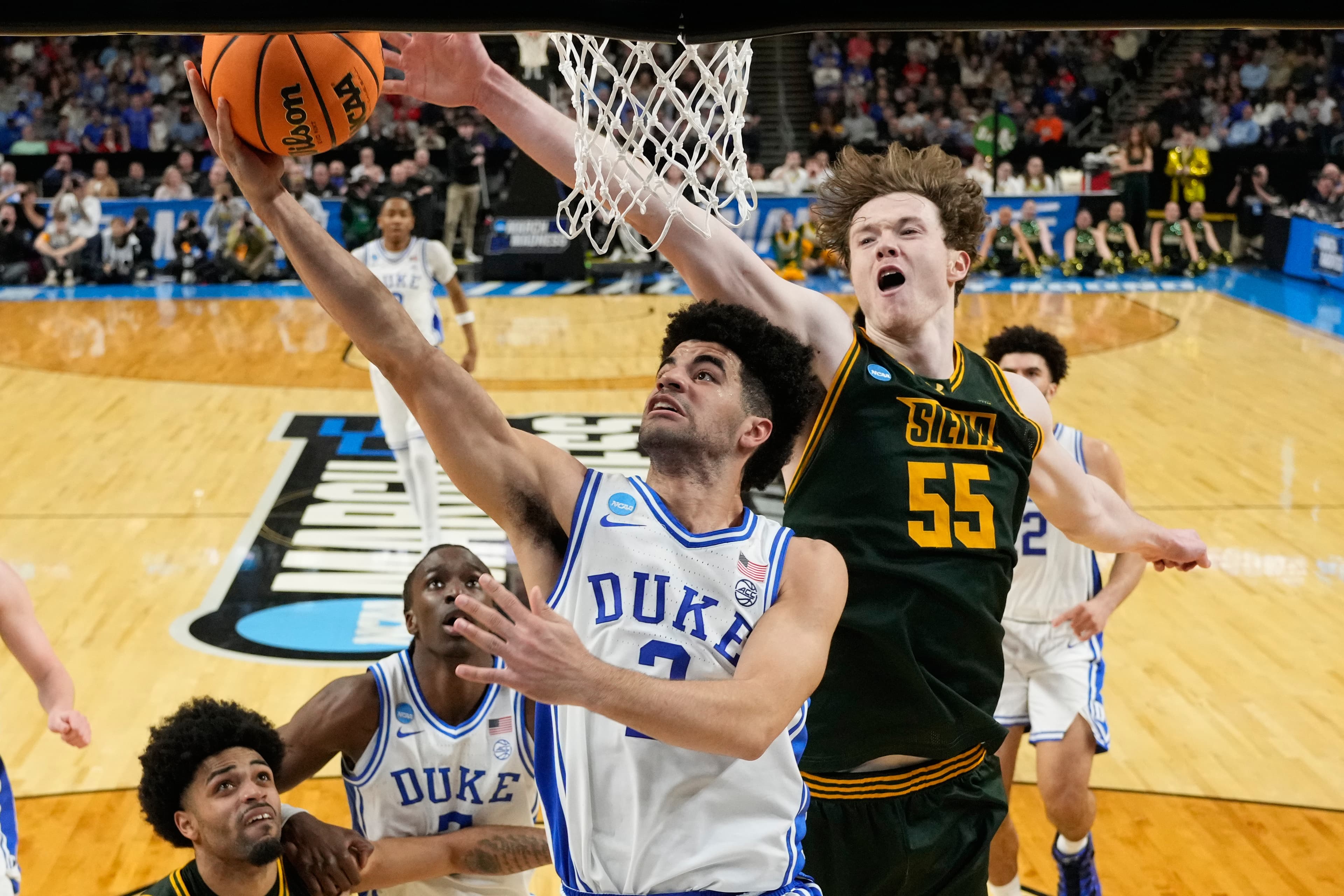 After 'cakewalk' turns into near nightmare against No. 16 Siena, should Duke be nervous?