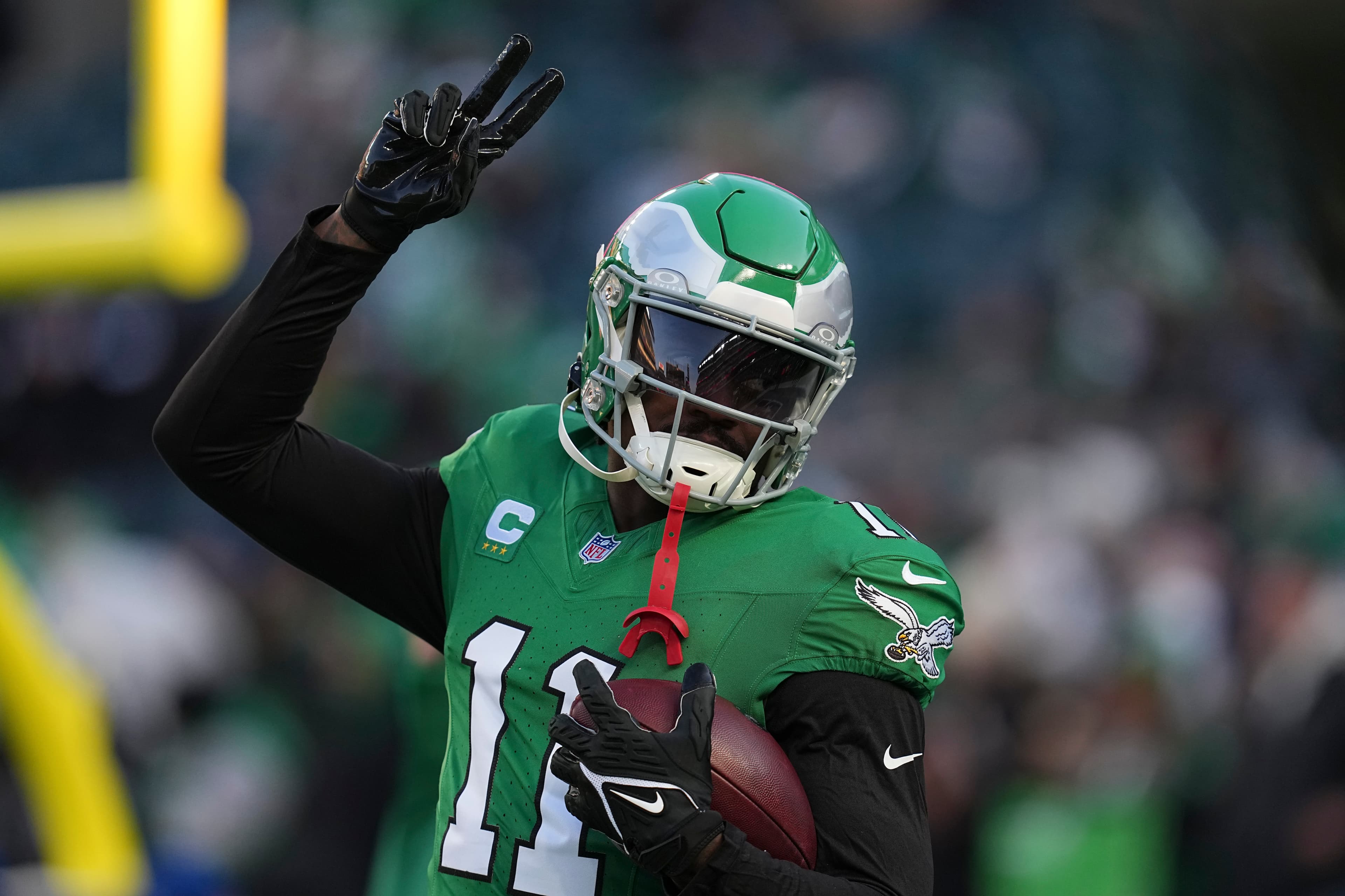 New Headline: Jaylen Waddle Makes Historic Move from Atlanta to Philadelphia Eagles!