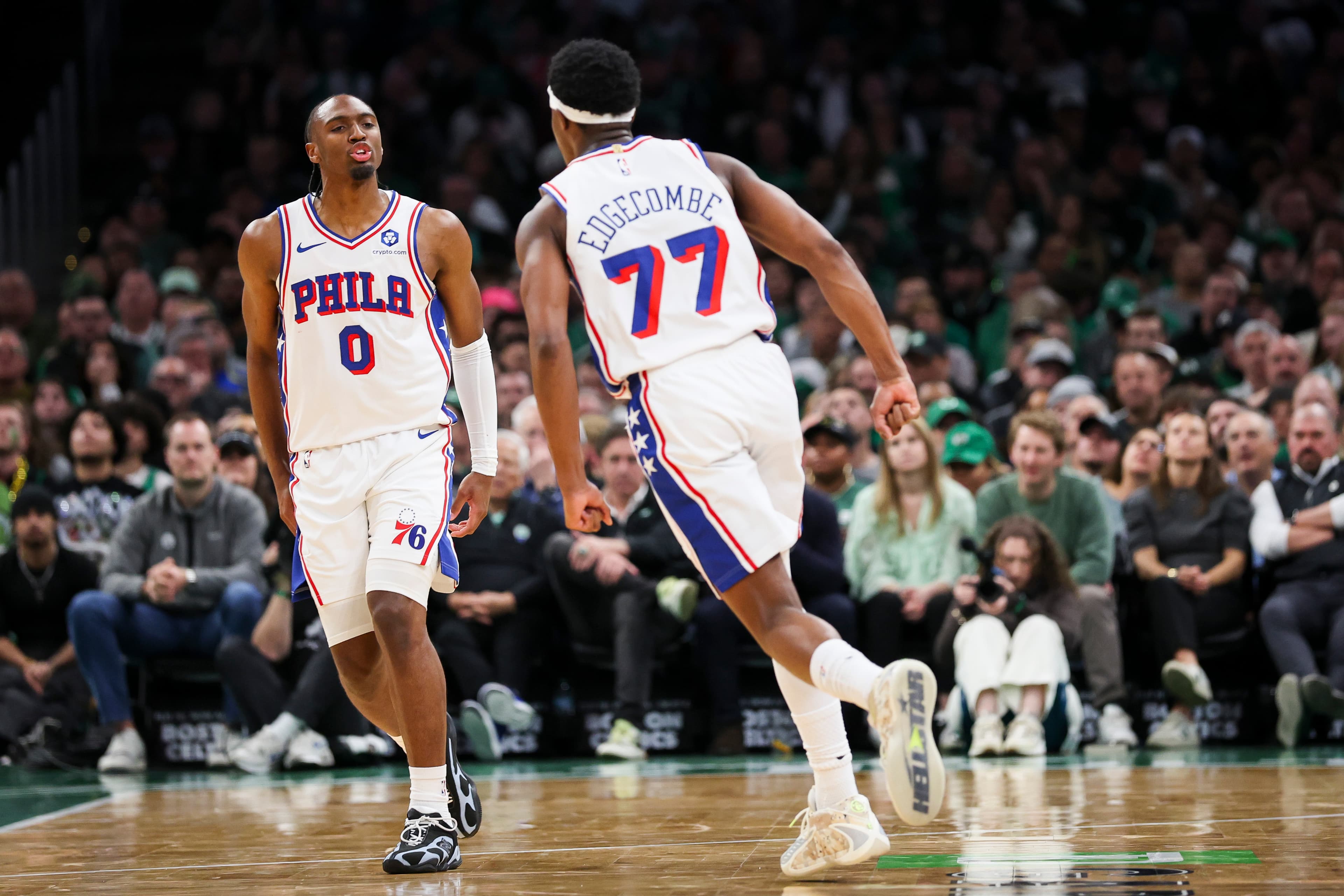 Rookie VJ Edgecombe, Tyrese Maxey power 76ers past cold-shooting Celtics to tie series at 1-1