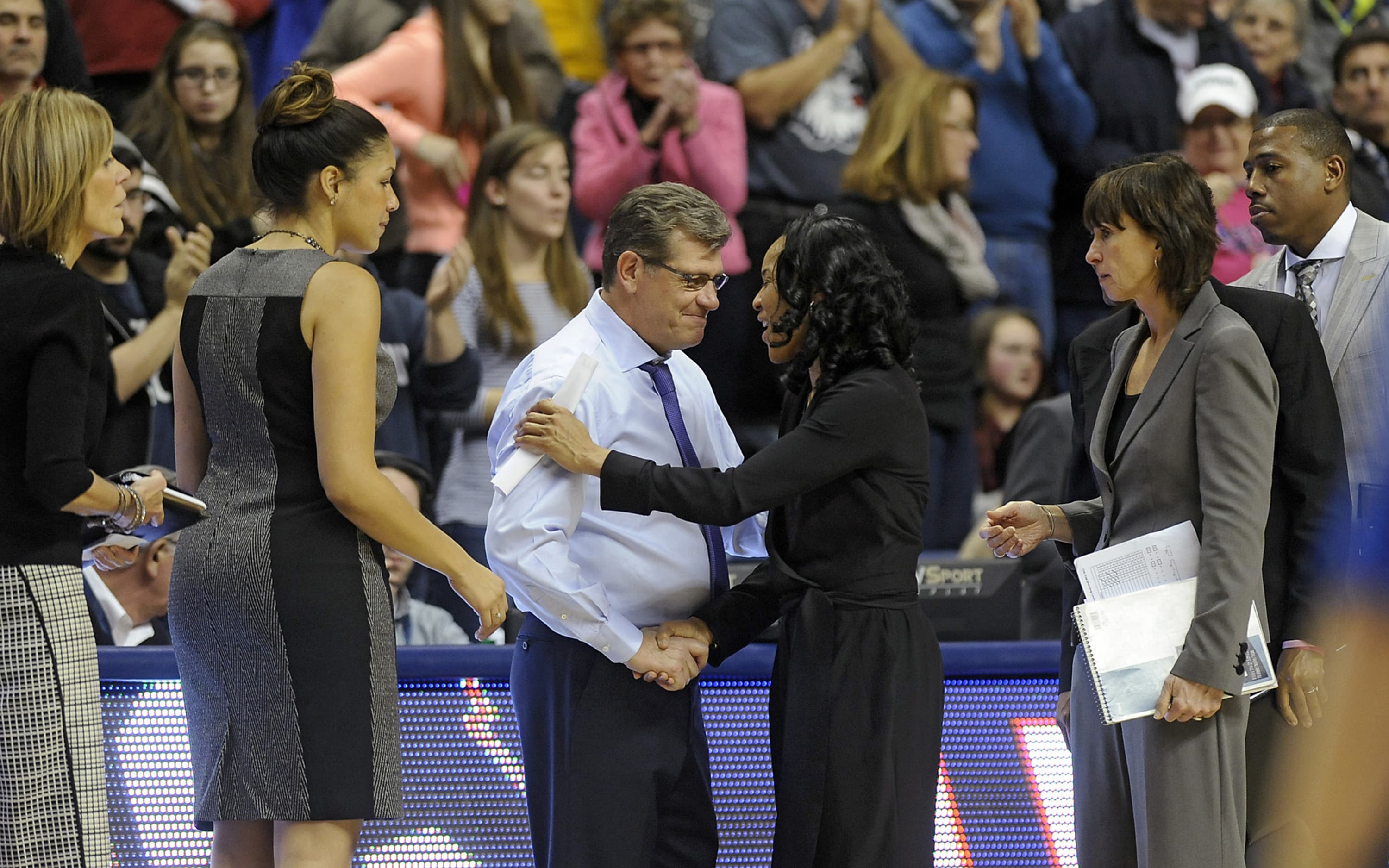As South Carolina chases 3rd championship in 5 years, the ‘standard’ shifted from Geno Auriemma and UConn to Dawn Staley