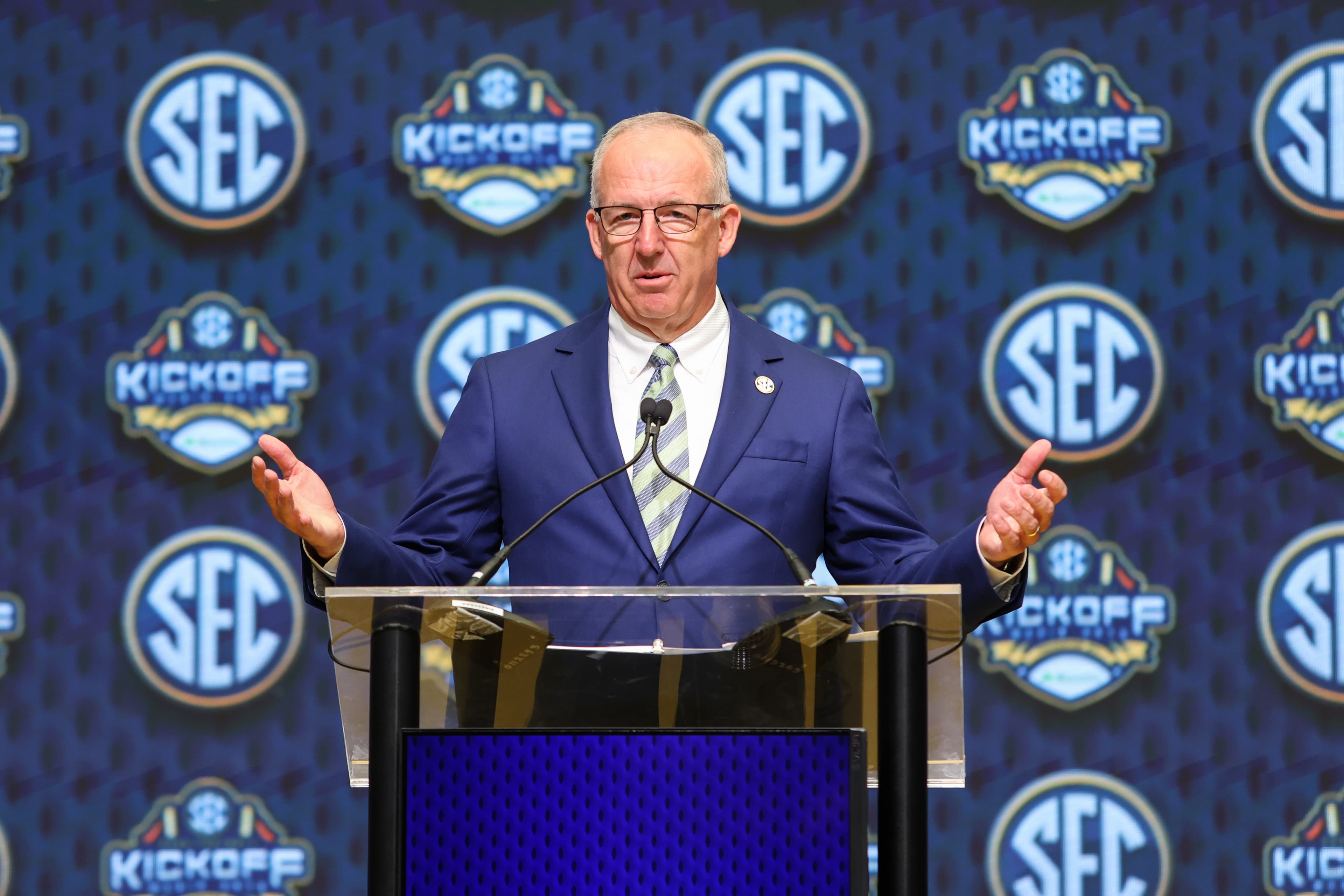 After ACC and others throw support behind 24-team CFP, the ball is now in the SEC's court
