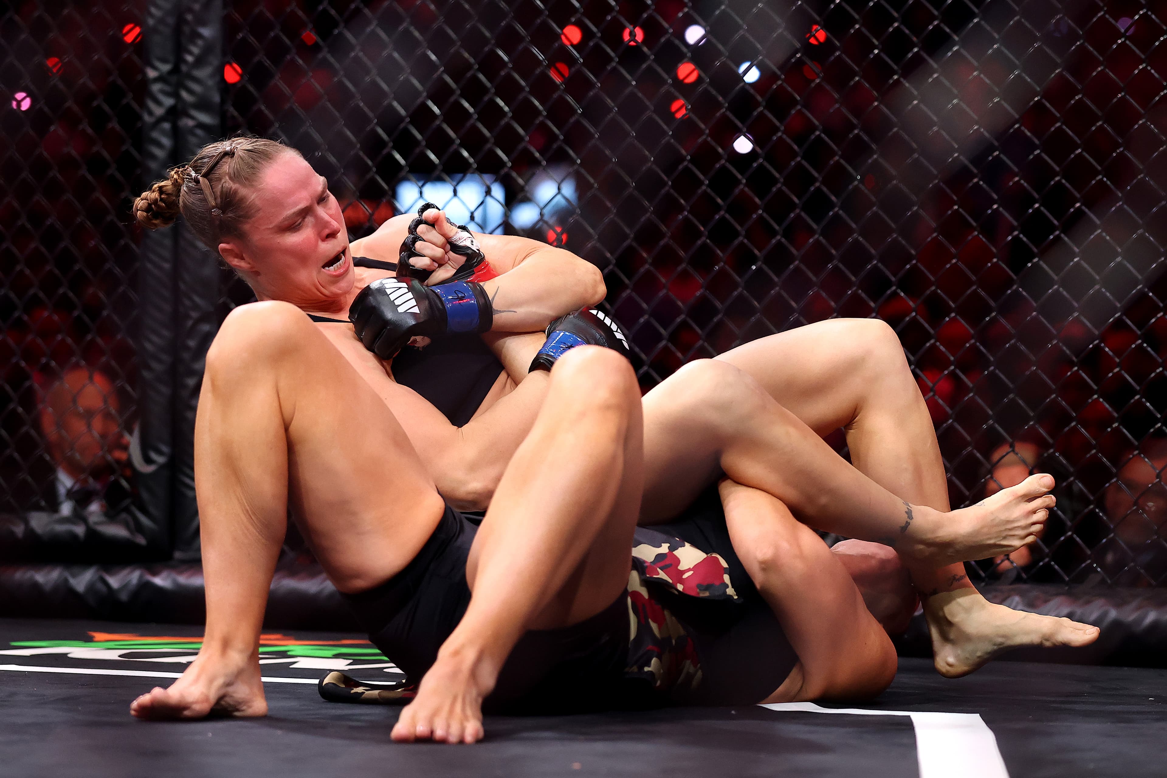 Was Ronda Rousey vs. Gina Carano fixed? A casual's guide to what happened on that Netflix MMA debut