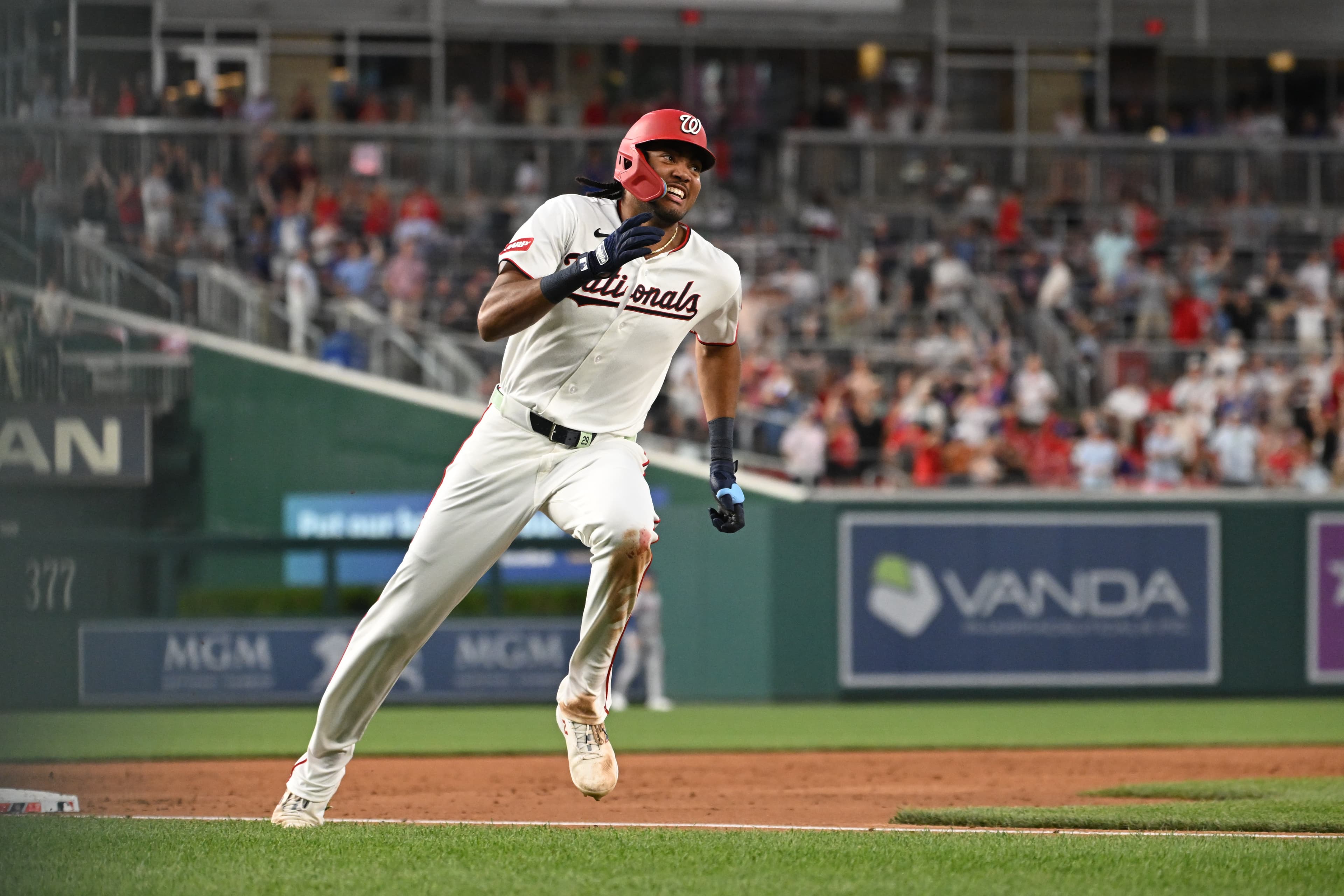 James Wood gets Nationals on the board with inside-the-park Grand Slam vs. Mets