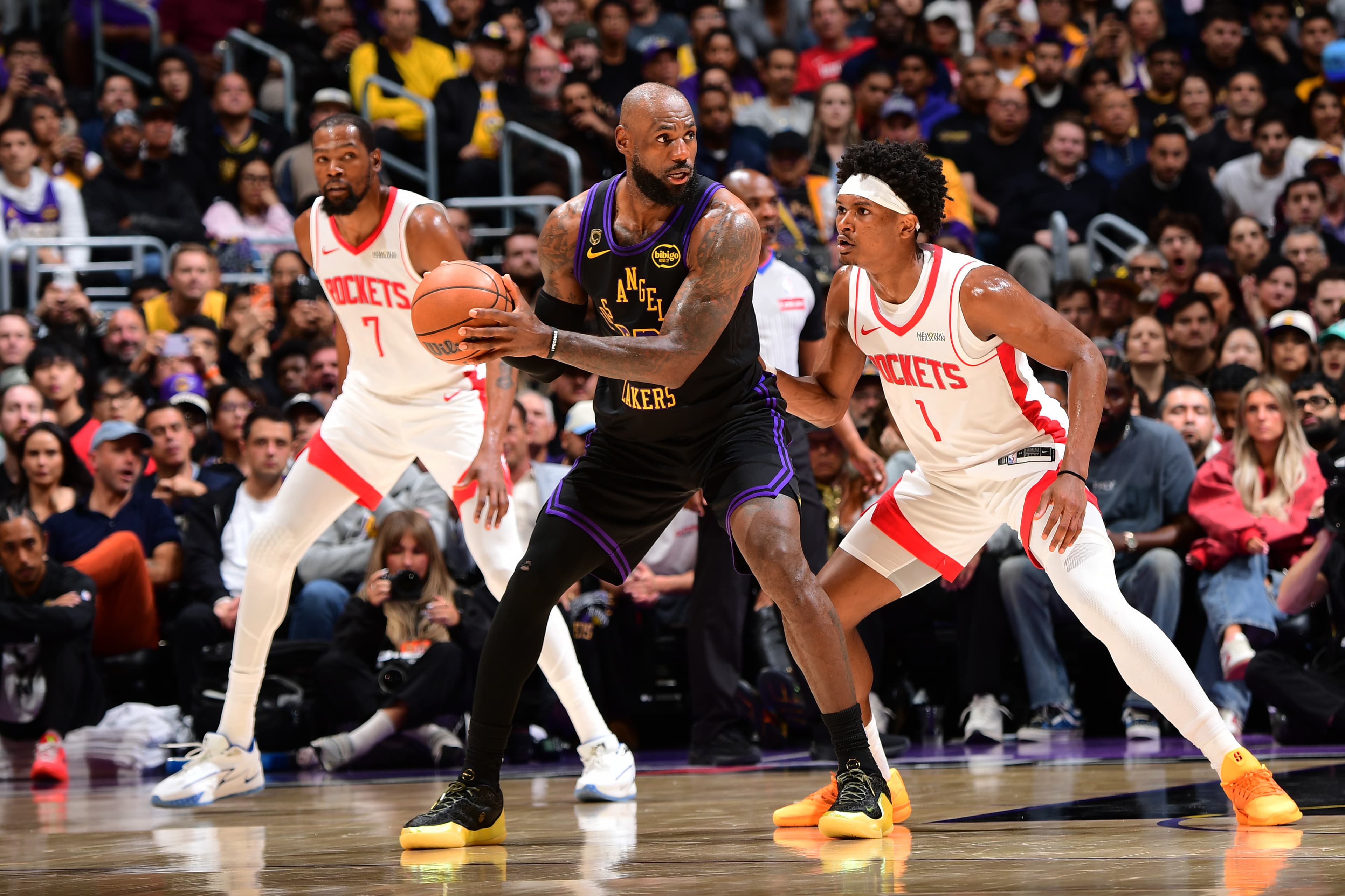 Rockets-Lakers: How LeBron James is carrying L.A. without Luka Dončić and Austin Reaves