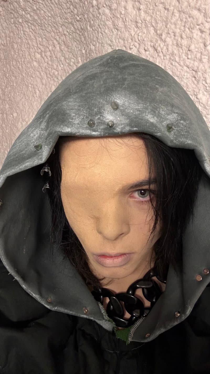 Models Take Selfies at Sină & Minä