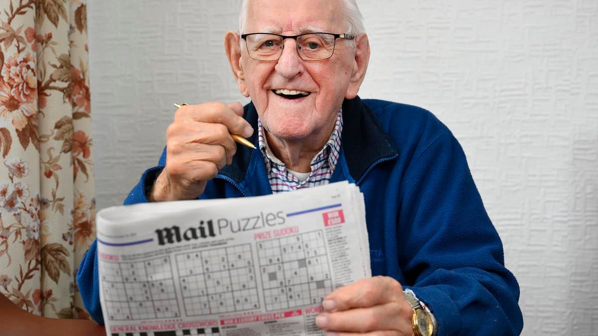One of Britain's oldest surviving Normandy veterans who kept his mind sharp by reading the Daily Mail every day dies aged 106
