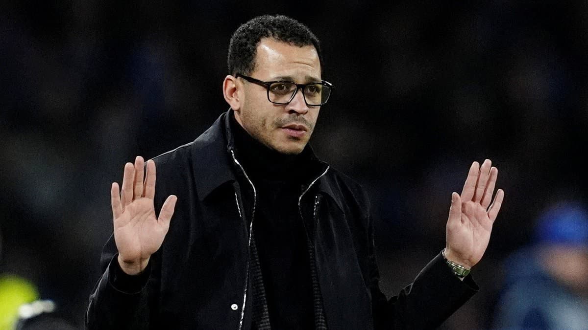 Confusing tactical instructions, discontent over Enzo Fernandez's ban and a barrage of calamities: The truth behind Liam Rosenior's Chelsea downfall - and how stars REALLY feel about John Terry wanting to coach the team
