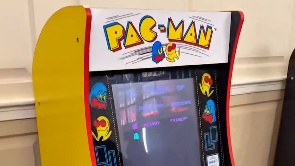 Pampered asylum seekers staying at taxpayer-funded Grade II listed hotel given games room filled with Mortal Kombat, Street Fighter and Pac Man arcade machines