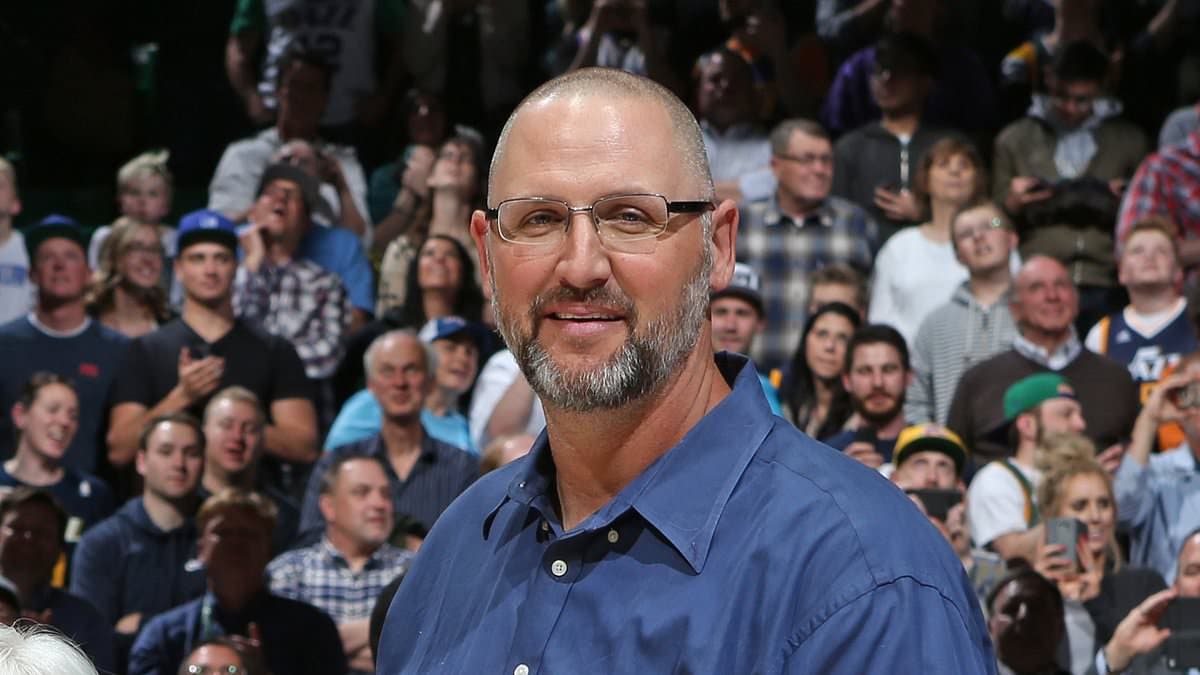Former NBA star becomes America's 'tallest elected' official by upsetting incumbent Texas mayor