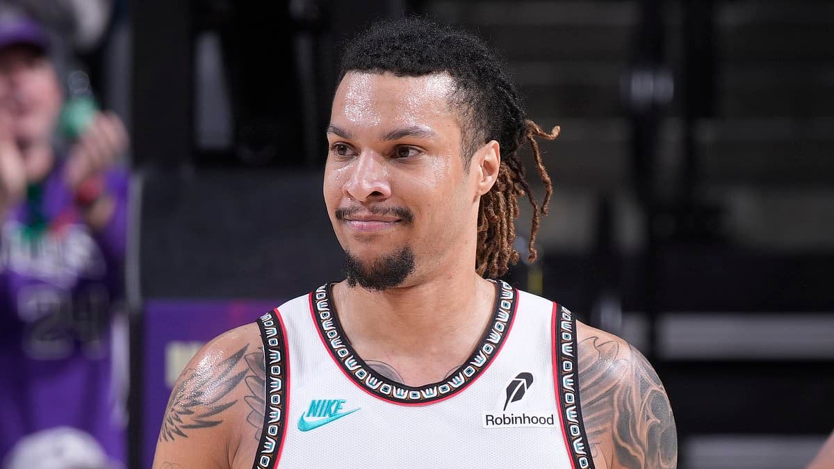 NBA world mourns Brandon Clarke and Jason Collins with emotional tributes as fallen stars are honored with moving moment of silence