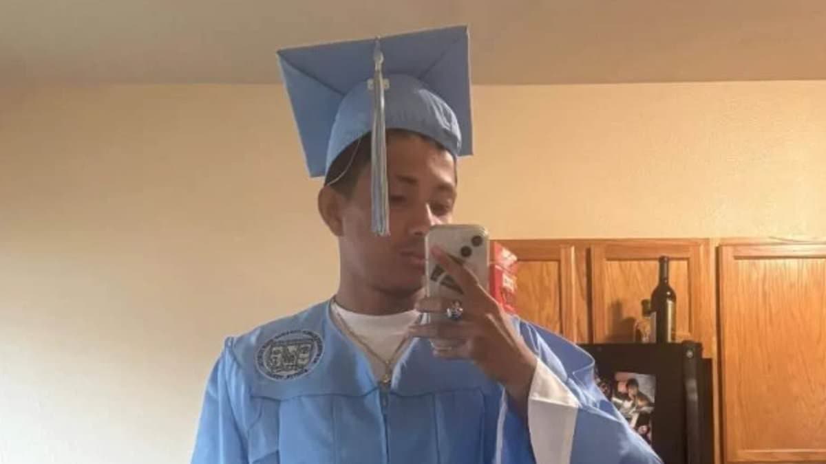 Texas high school senior takes final exam from ICE detention center