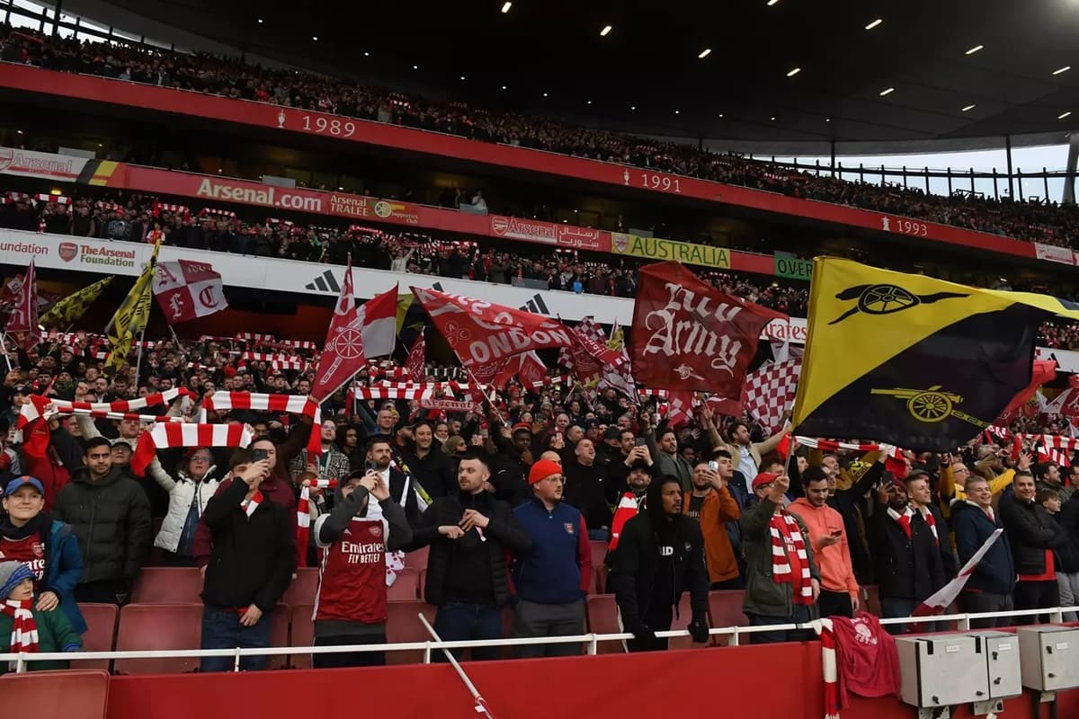 Arsenal gets a UEFA fine for their fans action