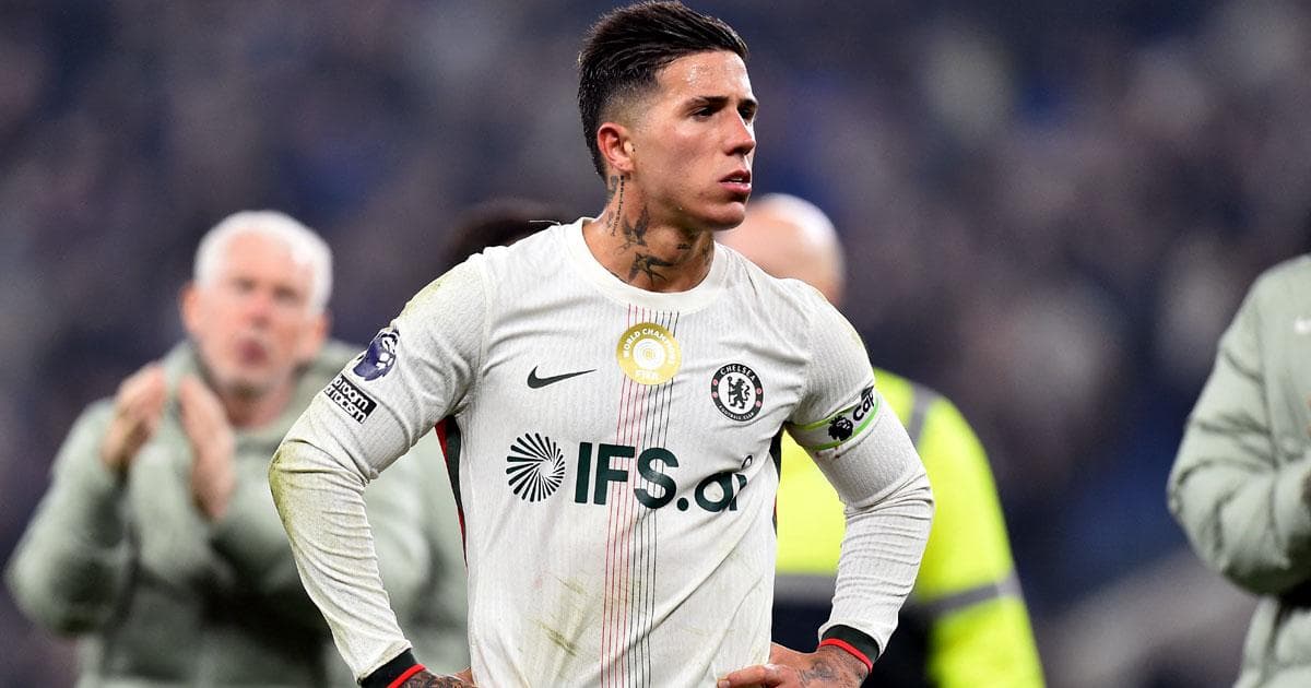 Chelsea drop Fernandez for two games over transfer comments