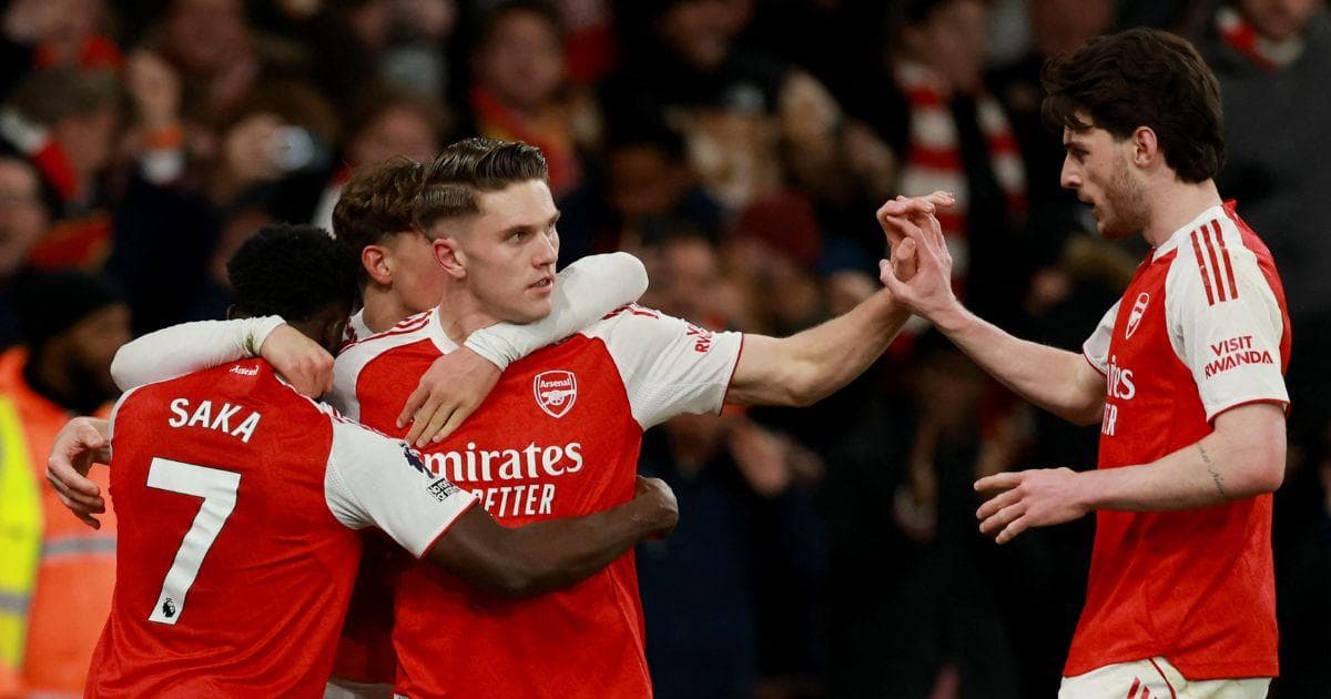 EPL PIX: Arsenal stretch lead as City held by West Ham