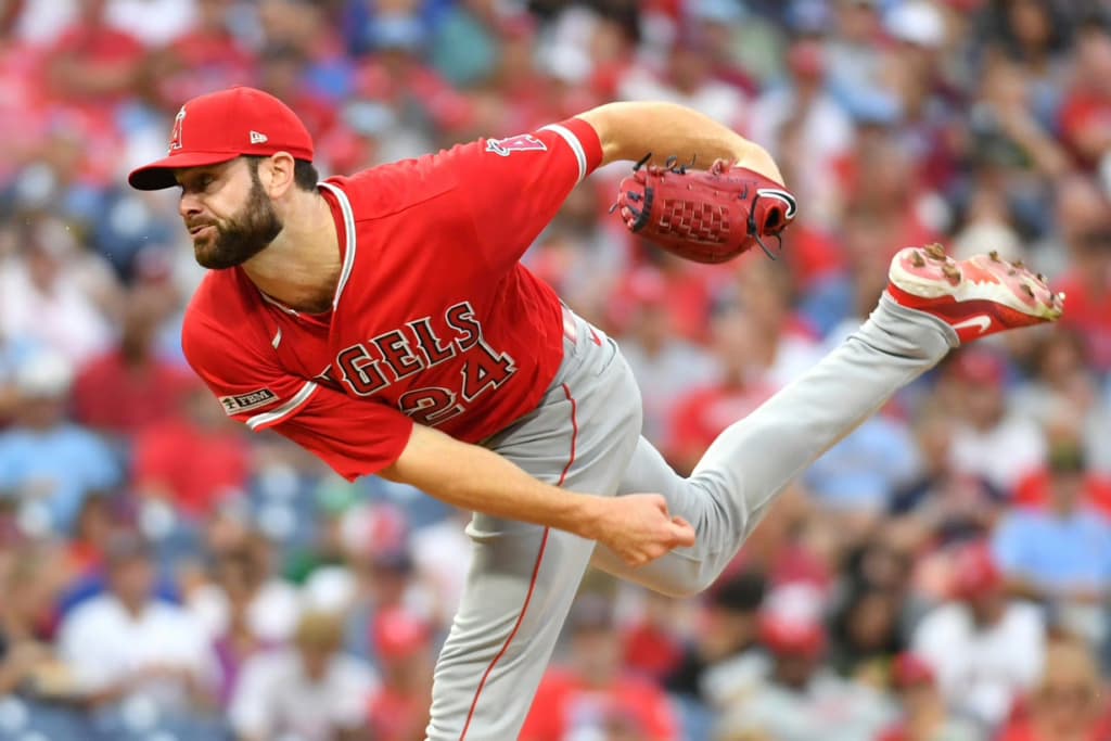 Former Angels Reliever Lucas Giolito Signs with Padres