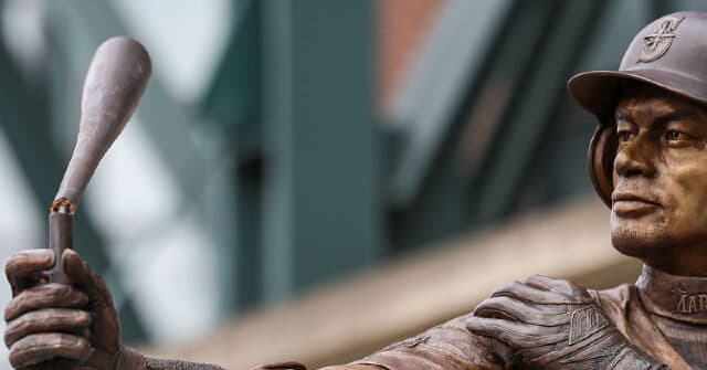 WATCH: Bat Breaks On Ichiro Suzuki Statue During Unveiling