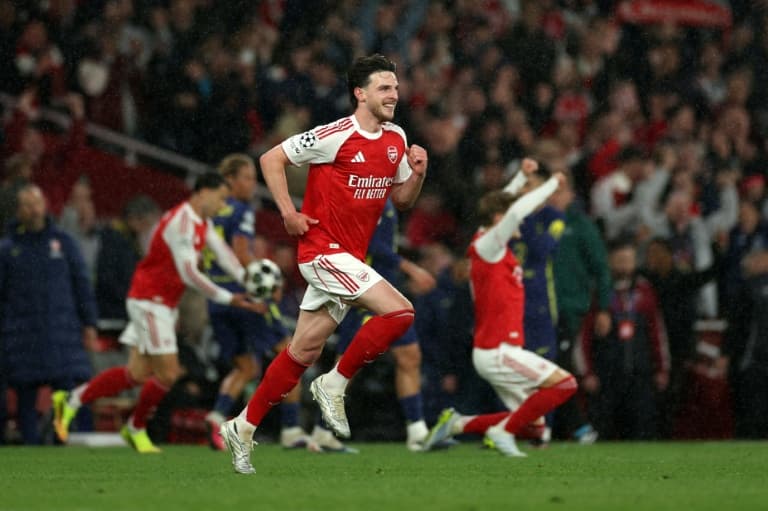 Arsenal sense Premier League glory as Spurs eye safety