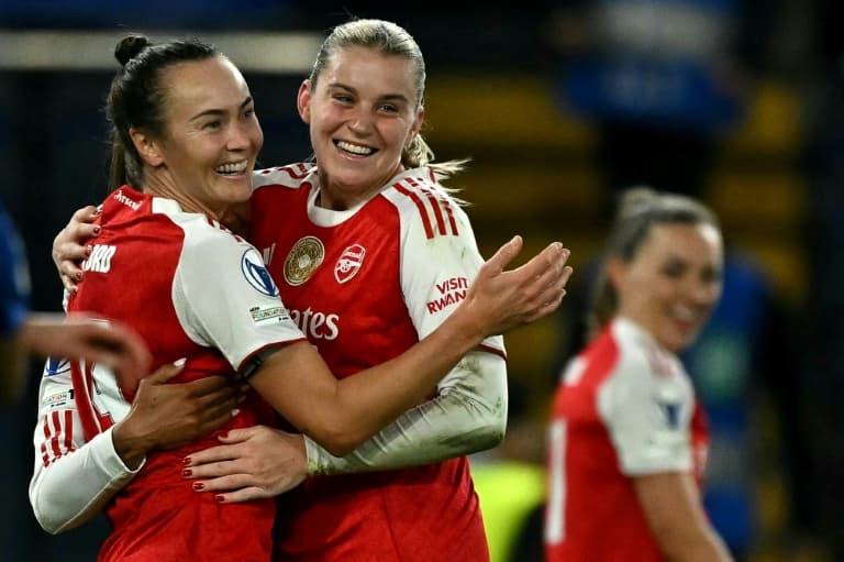 Chelsea's Bompastor furious as Arsenal reach women's Champions League semis