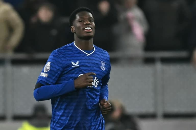 Barry Cheers as Gunners Take Down Reds 4-1!