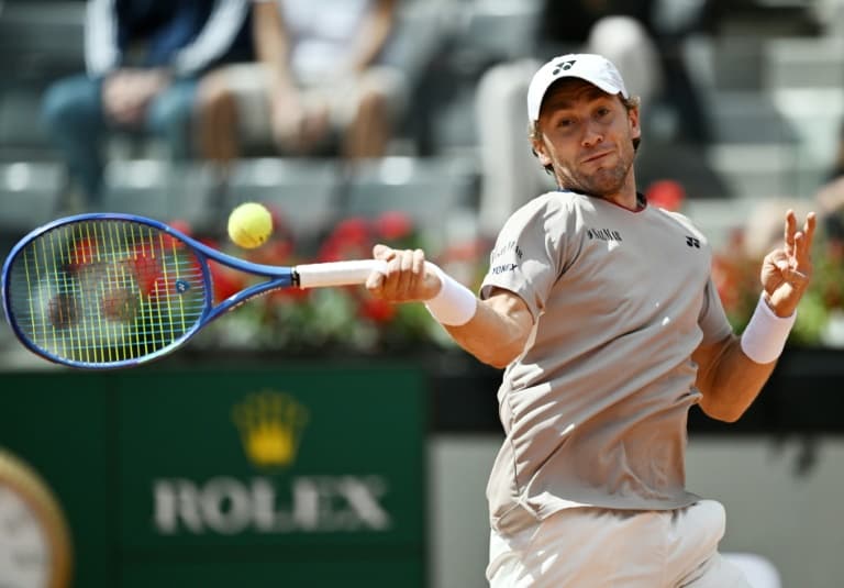 Sinner dismisses Pellegrino to reach Italian Open quarters, Zverev out