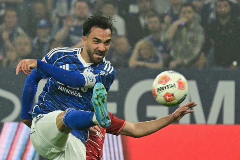 Schalke return to Bundesliga after three-year absence