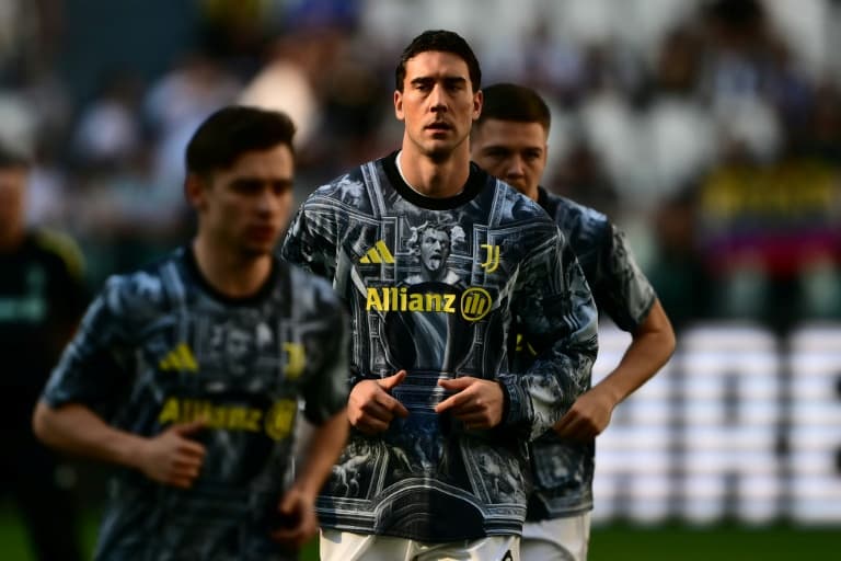 Juve's Vlahovic suffers latest injury setback