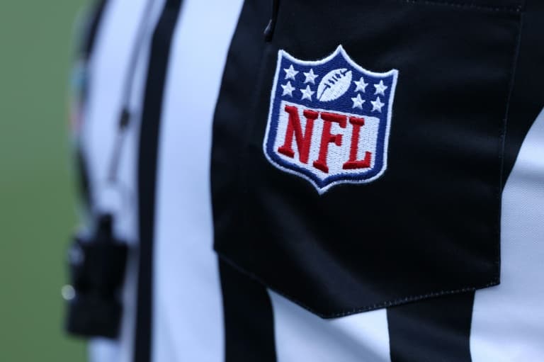 NFL officials can aid replacement refs under new rules