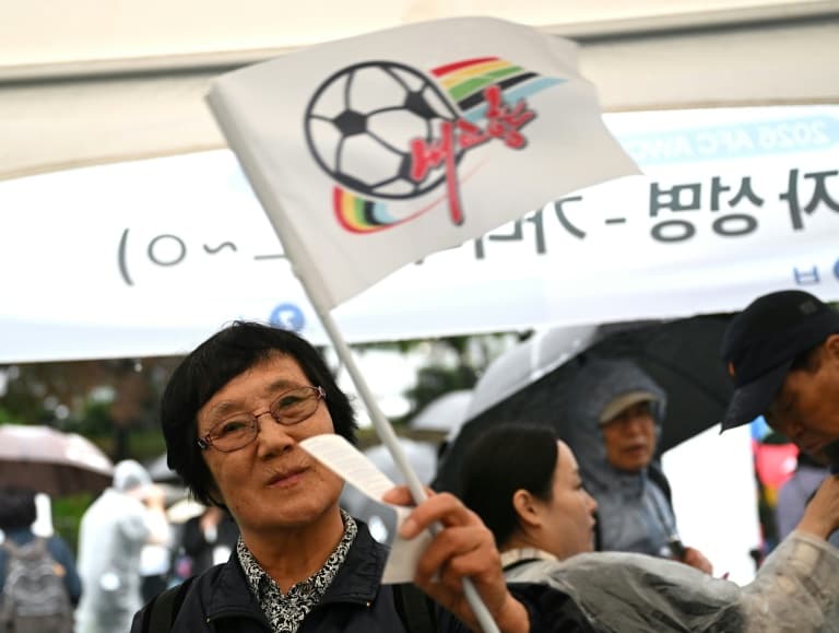 South Korea coach 'hurt' by support for North team