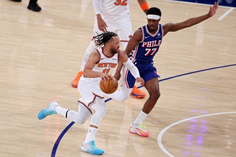 Brunson leads Knicks in rout of Sixers