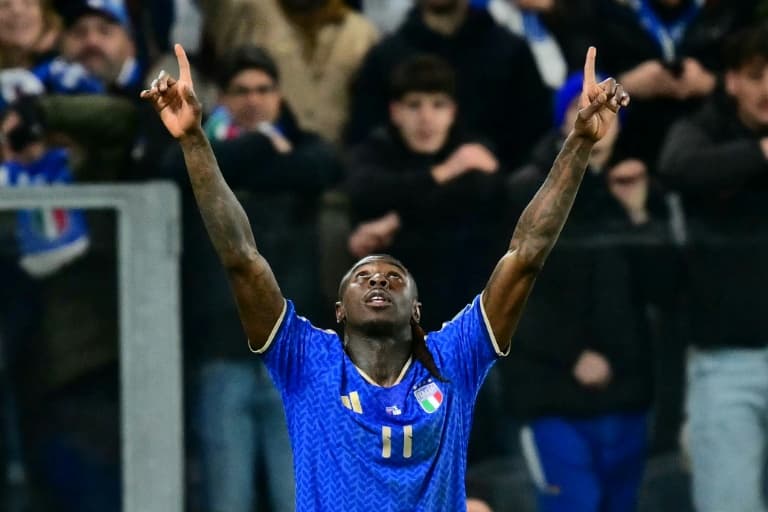 Italy beat Northern Ireland to keep World Cup hopes alive