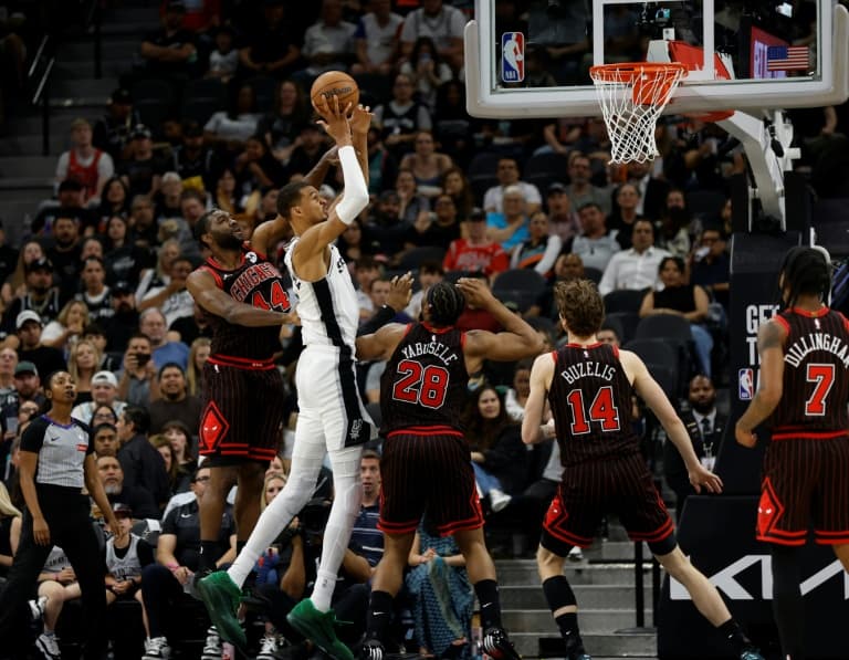 Wembanyama sets record as Spurs beat Bulls, Shai rescues Thunder