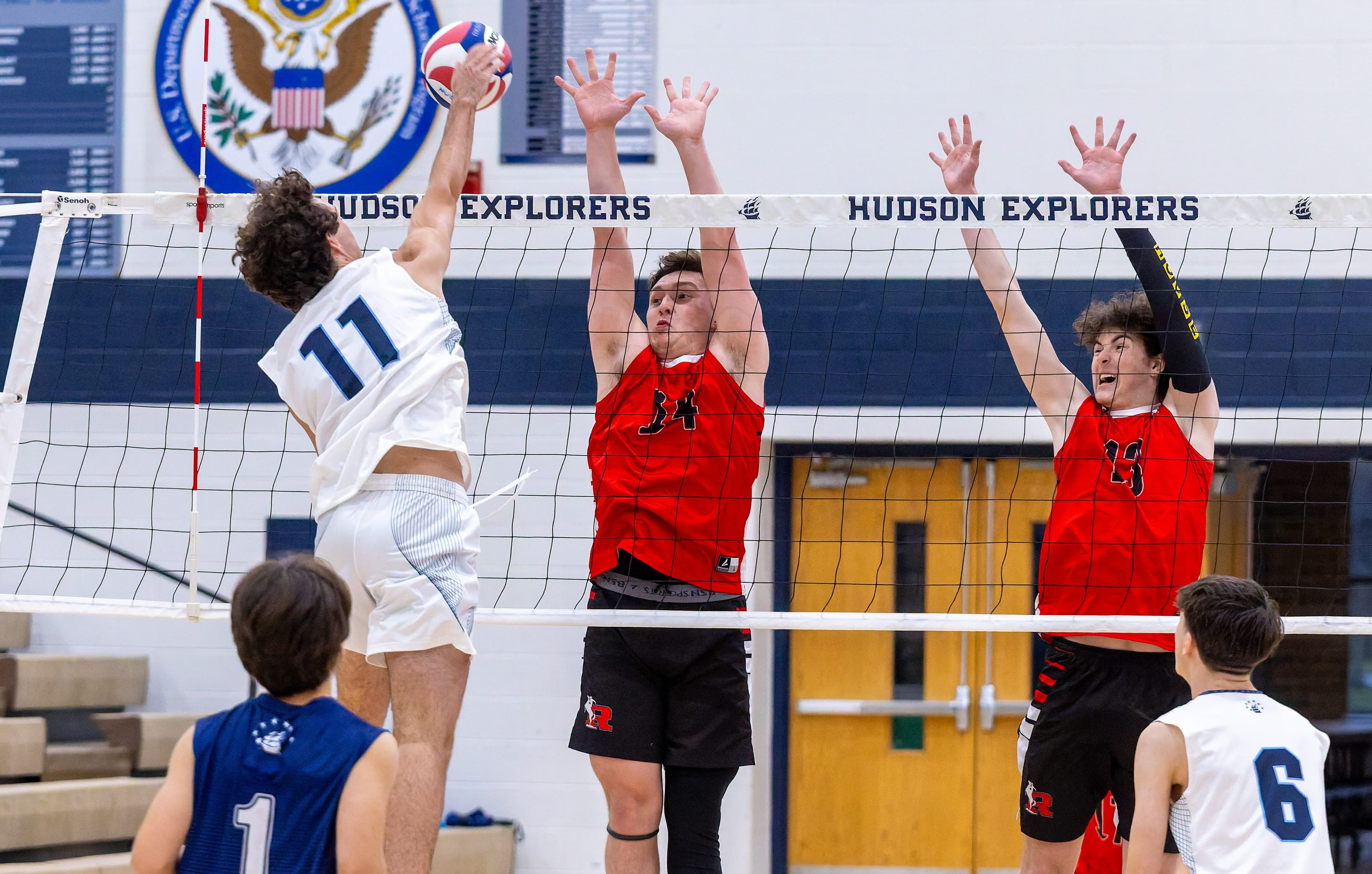 Hudson boys volleyball team dominates Kent Roosevelt in 3-0 win