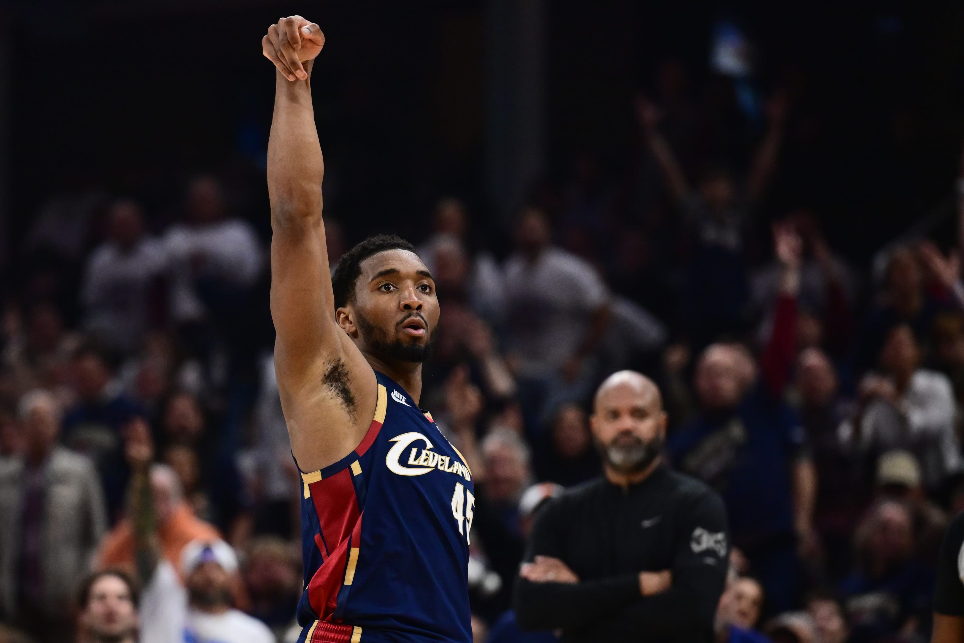 Donovan Mitchell ties NBA playoff record as Cavs even series vs Pistons