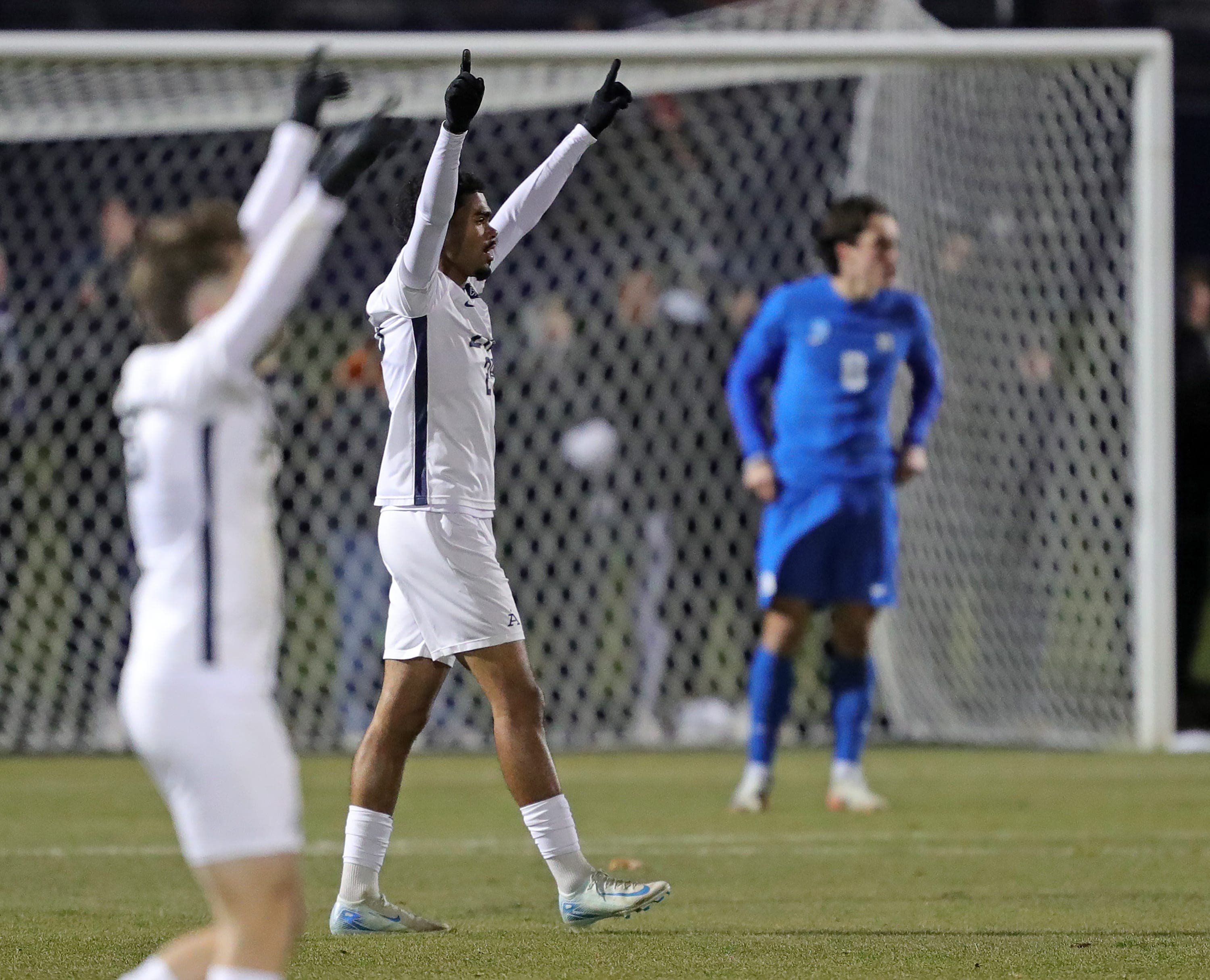 Zips' Jared Embick a big fan of 2-semester men's college soccer season