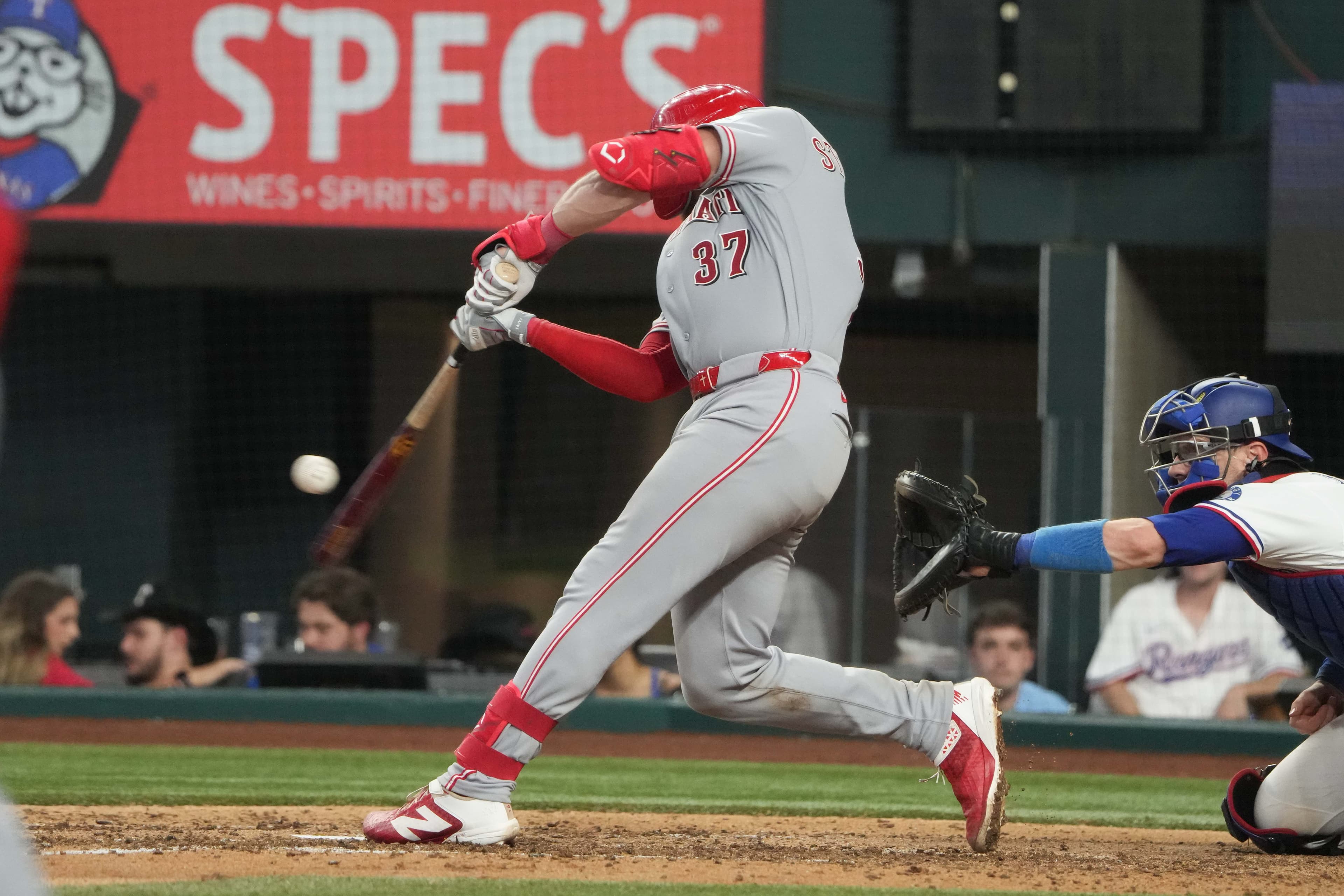 Texas Rangers’ home-opening loss has familiar feel to it