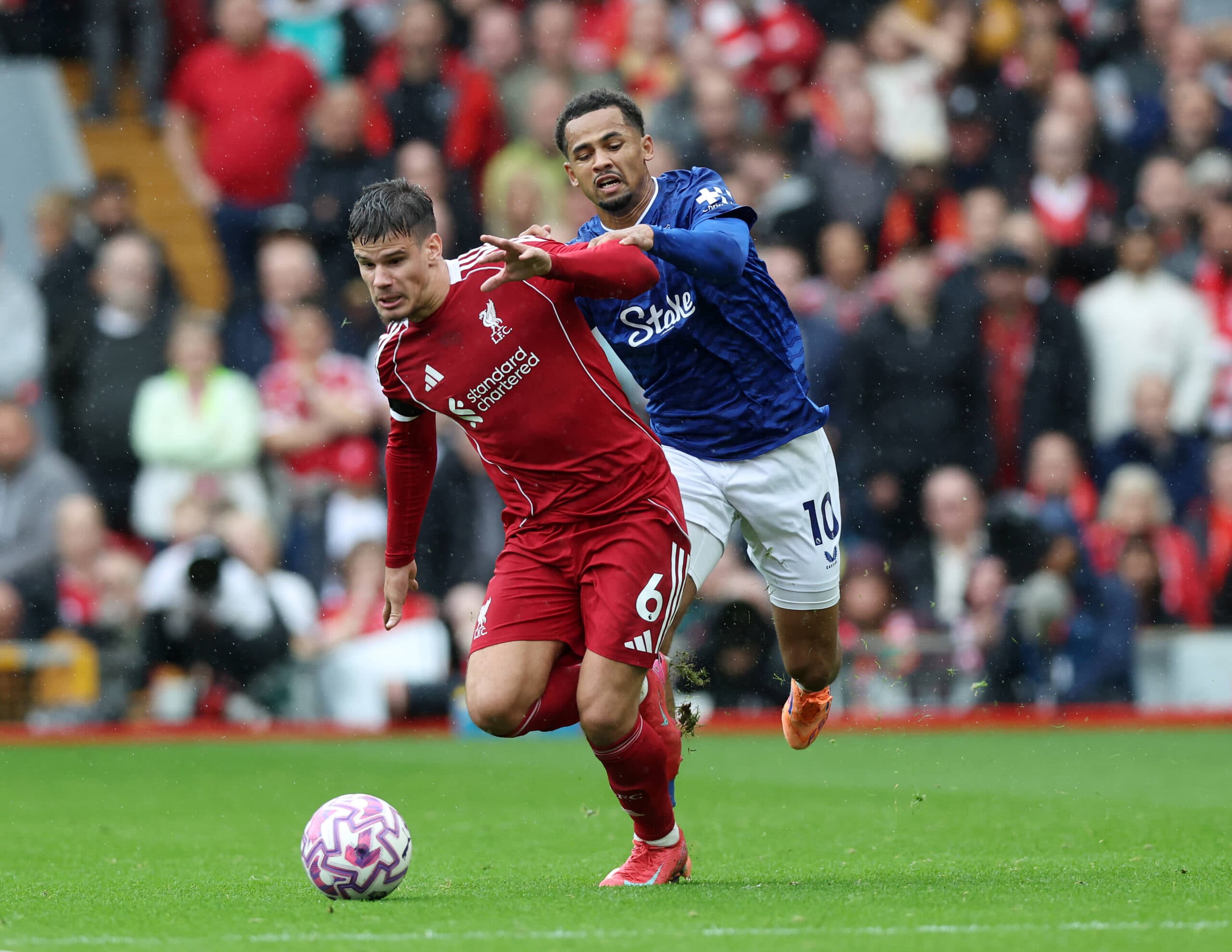 Liverpool’s leader steals three points from Everton in dramatic fashion