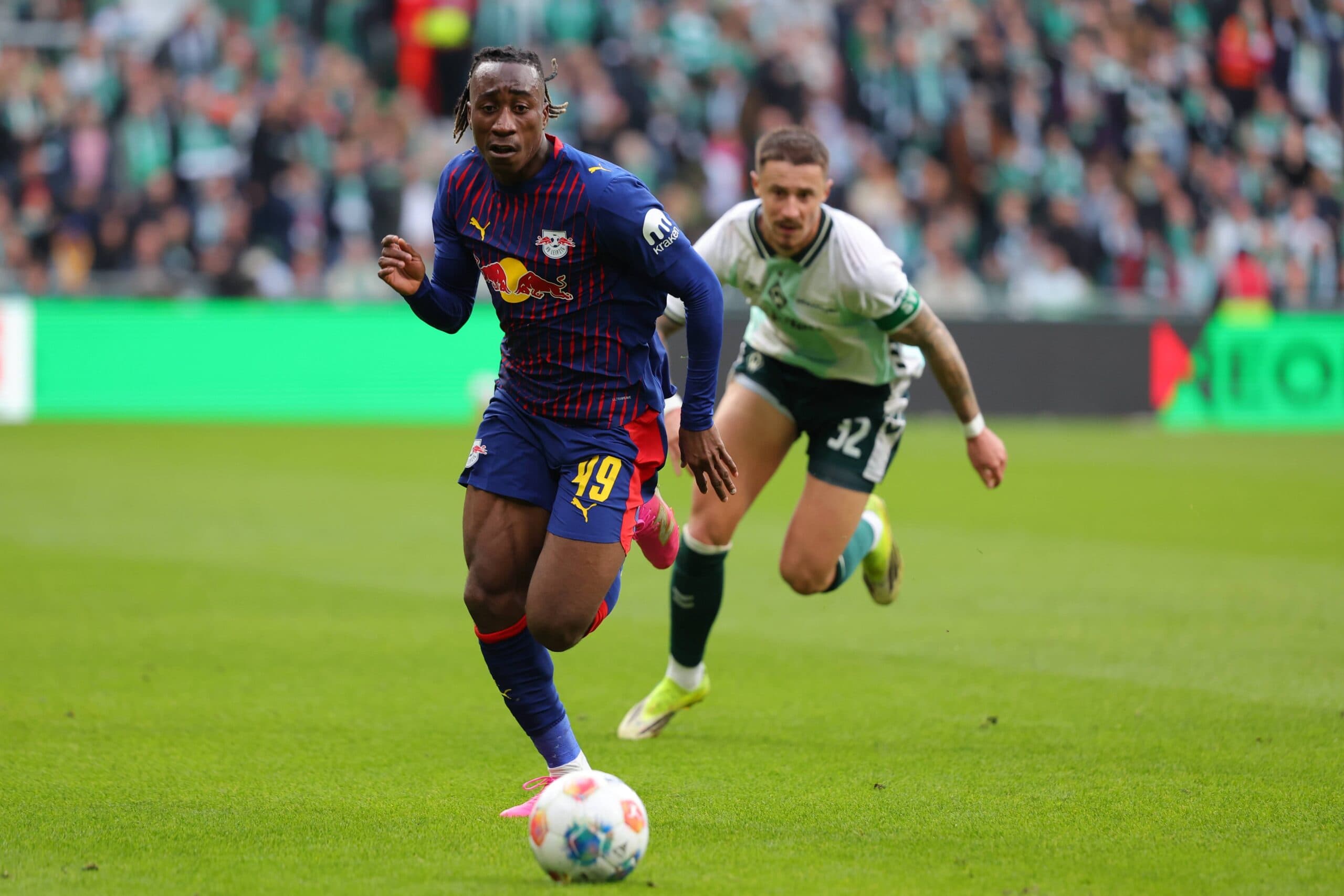 Report: Arsenal looking to hijack Liverpool’s move for €100m forward